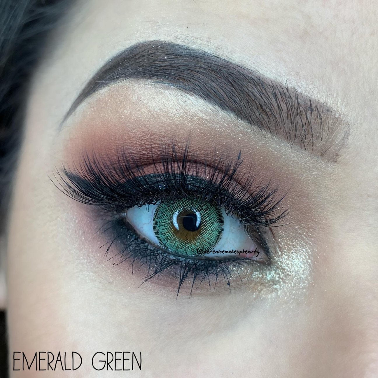 Emerald green —fresh Tone