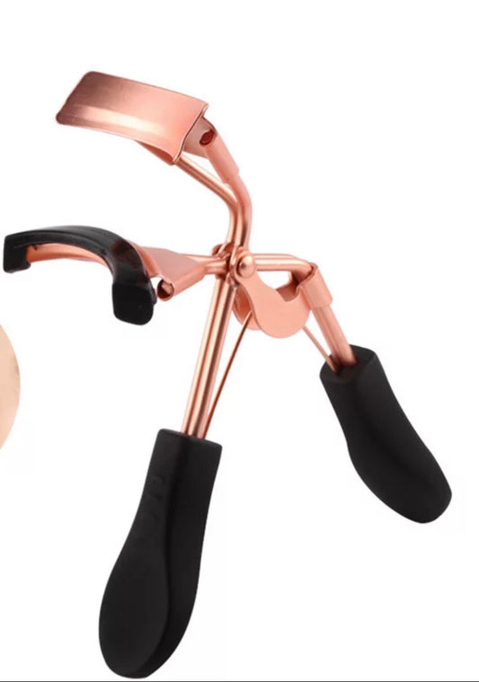 Eye lash curler to curl your fake eyelashes with your real lashes