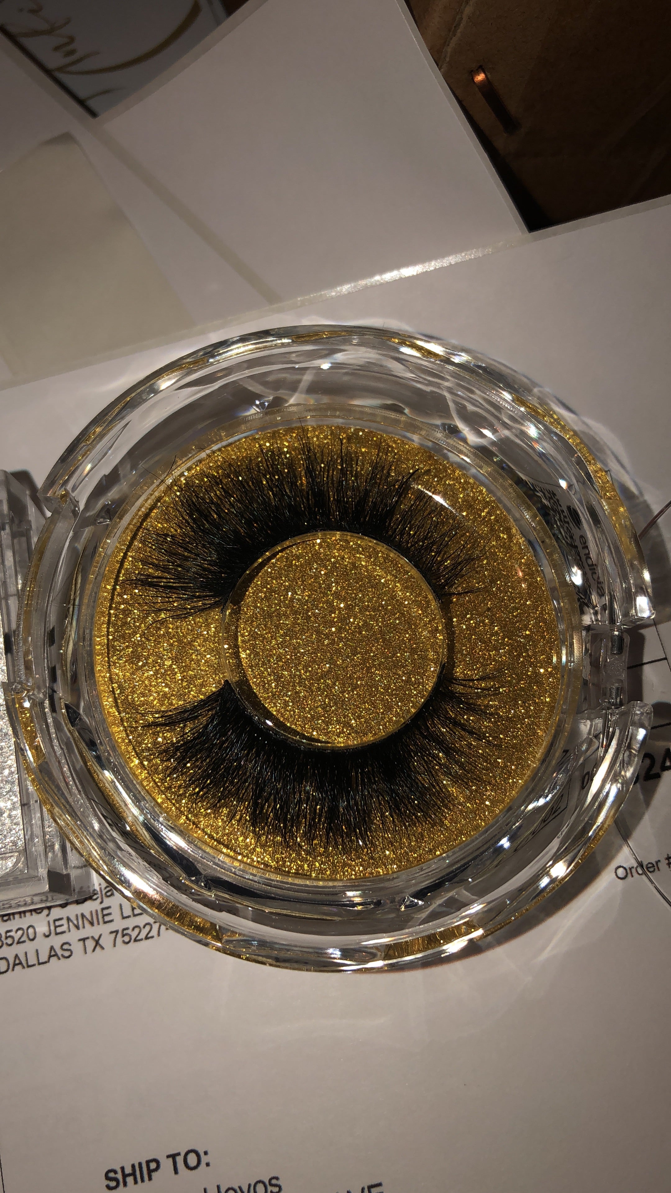 Bella Eyelash Dimond top clear box