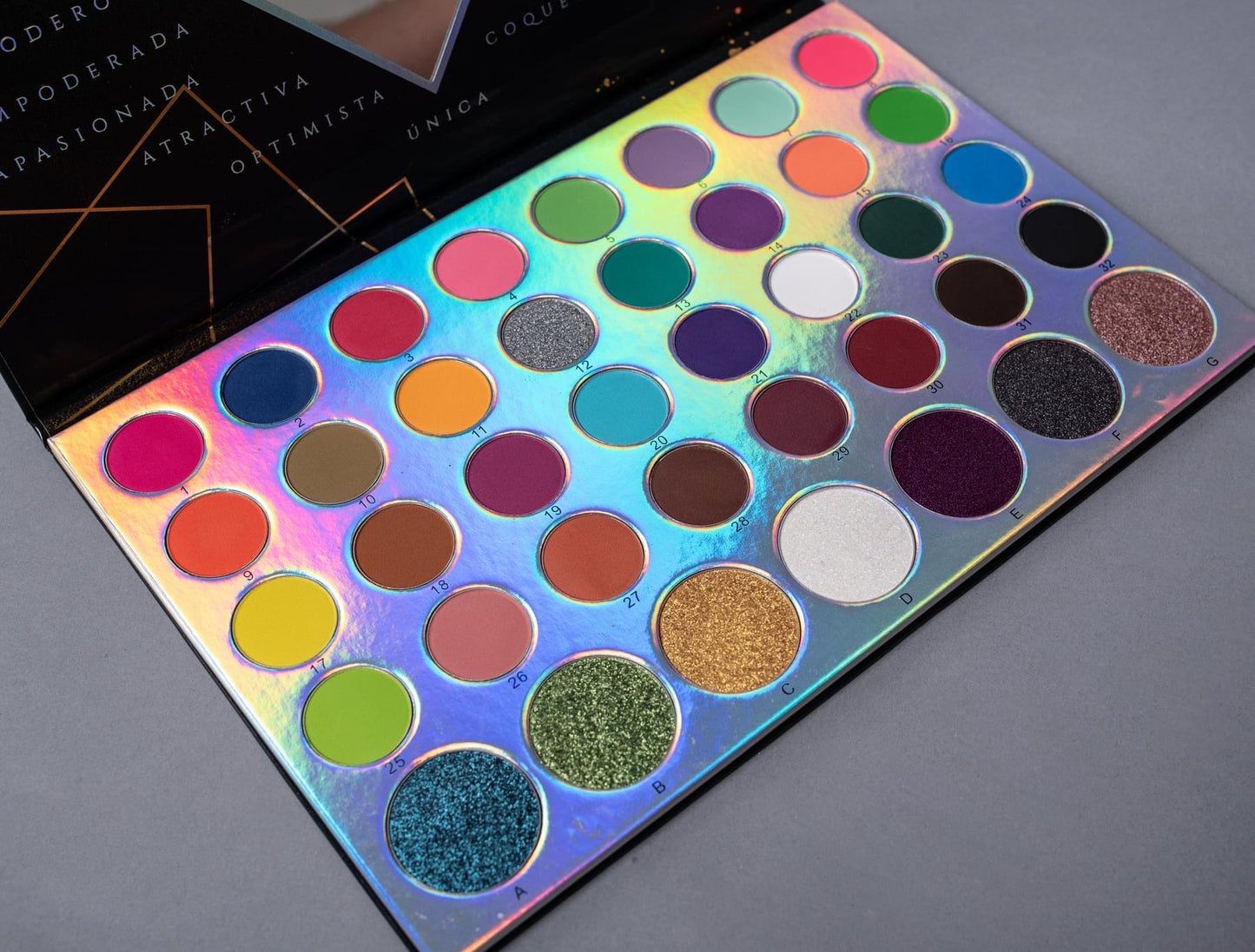 Under construction 🚧 39 colors makeup palette